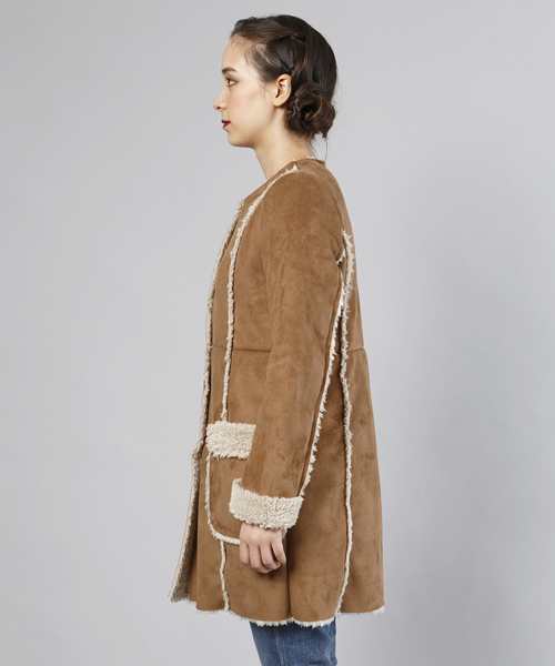 Another Edition（アナザーエディション）の「AE[A]FAKE MUTON N/C CT（その他アウター・レディース・ベージュ/ダークブラウン・SMALL/MEDIUM）」の3枚目の写真