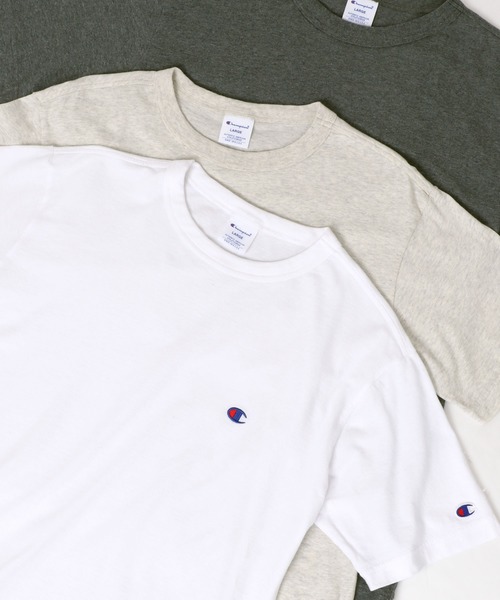 Champion(チャンピオン)の「Champion/チャンピオン ロゴワッペン ワンポイント刺繍 半袖Tシャツ(Tシャツ/カットソー・メンズ・レッド/ホワイト/ピンク/ブラック/ネイビー/ダークグリーン/グレー/イエロー/ロイヤルブルー/チャコール/ミント/オートミール/ブラウン/レンガ/レモンイエロー/アクア/バイオレット/ライム・M/L/XL/S)」の2枚目の写真