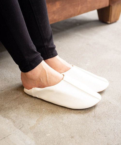 sarasa design(サラサデザイン)の「b2c ルームシューズ マエストロ ポータブル 抗菌&防臭(ルームシューズ/スリッパ・レディース・ホワイト/ベージュ/ブラウン/ブラック・M/S)」の6枚目の写真