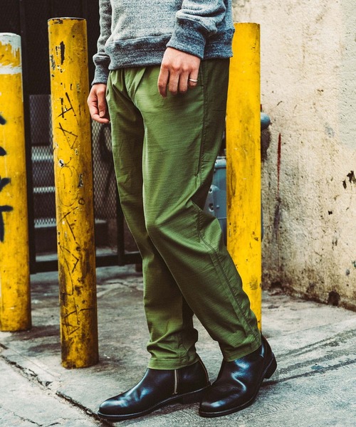 TOM FORD 新品カーキーコットンパンツチノパン 新品タグ付き 購入 TOM FORD 新品カーキーコットンパンツチノパン 新品タグ付き 2025