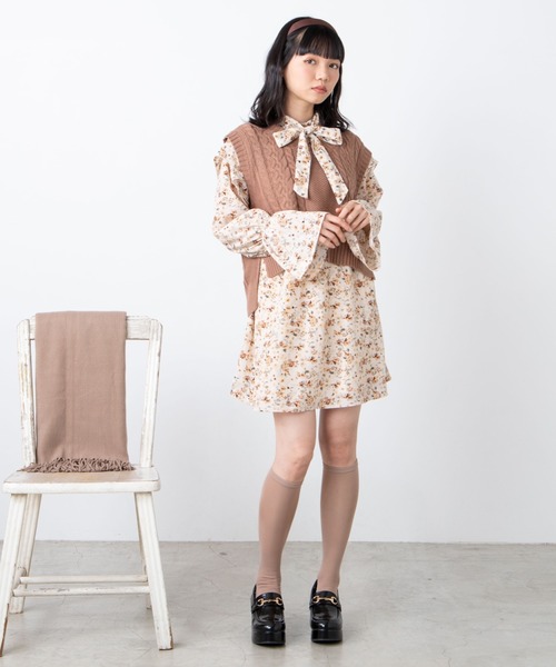 WEGO(ウィゴー)の「WEGO/カラーケーブルニットベスト(ベスト・レディース・ベージュ/グリーン/アイボリー/ライトブラウン/ベージュ系その他/グリーン系その他/ライトパープル・FREE)」の8枚目の写真