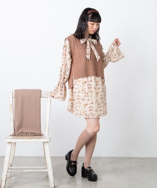 WEGO(ウィゴー)の「WEGO/カラーケーブルニットベスト(ベスト・レディース・ベージュ/グリーン/アイボリー/ライトブラウン/ベージュ系その他/グリーン系その他/ライトパープル・FREE)」の10枚目の写真