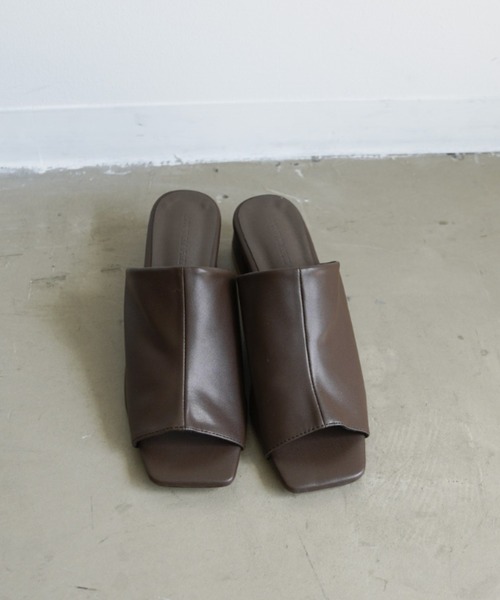 Aunt Marie's（アントマリーズ）の「AUNT MARIE'S フェイクレザースクエアサンダル（サンダル・レディース・ブラック/ブラウン/アイボリー・SMALL/MEDIUM/LARGE）」の10枚目の写真