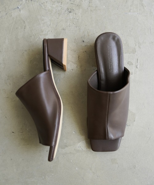 Aunt Marie's（アントマリーズ）の「AUNT MARIE'S フェイクレザースクエアサンダル（サンダル・レディース・ブラック/ブラウン/アイボリー・SMALL/MEDIUM/LARGE）」の12枚目の写真