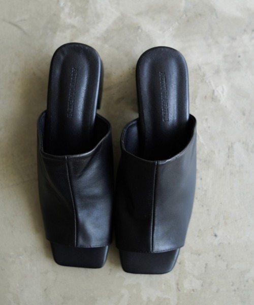 Aunt Marie's（アントマリーズ）の「AUNT MARIE'S フェイクレザースクエアサンダル（サンダル・レディース・ブラック/ブラウン/アイボリー・SMALL/MEDIUM/LARGE）」の6枚目の写真