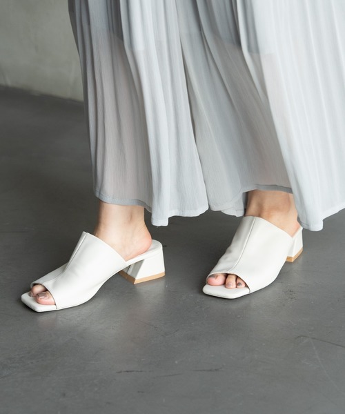 Aunt Marie's（アントマリーズ）の「AUNT MARIE'S フェイクレザースクエアサンダル（サンダル・レディース・ブラック/ブラウン/アイボリー・SMALL/MEDIUM/LARGE）」の18枚目の写真