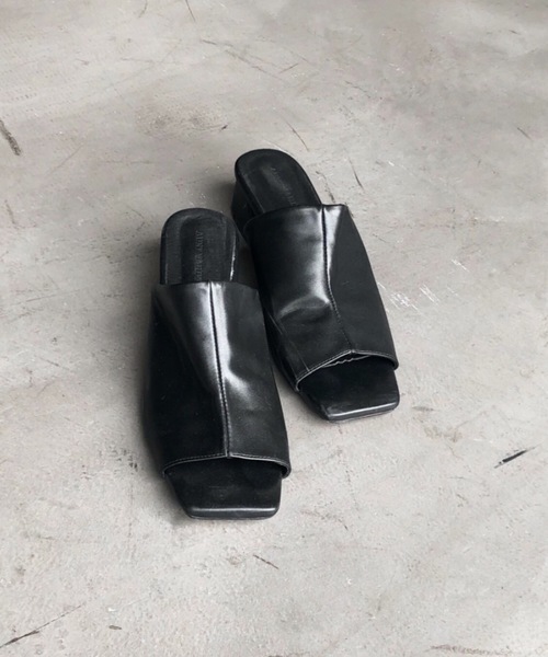 Aunt Marie's（アントマリーズ）の「AUNT MARIE'S フェイクレザースクエアサンダル（サンダル・レディース・ブラック/ブラウン/アイボリー・SMALL/MEDIUM/LARGE）」の21枚目の写真