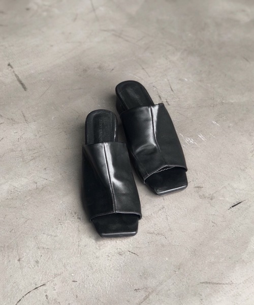 Aunt Marie's（アントマリーズ）の「AUNT MARIE'S フェイクレザースクエアサンダル（サンダル・レディース・ブラック/ブラウン/アイボリー・SMALL/MEDIUM/LARGE）」の22枚目の写真