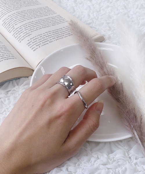 PairPair(ペアペア)の「2セットデザインリング(AR)(リング・レディース・シルバー系その他/シルバー系その他2/ゴールド系その他/シルバー系その他3/ゴールド系その他2/ゴールド/ゴールド系その他3/シルバー/ゴールド系その他4/シルバー系その他4/ゴールド系その他5/シルバー系その他5・FREE)」の4枚目の写真