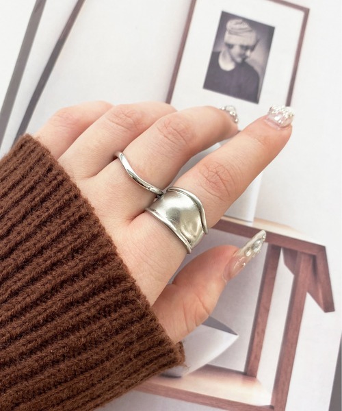 PairPair(ペアペア)の「2セットデザインリング(AR)(リング・レディース・シルバー系その他/シルバー系その他2/ゴールド系その他/シルバー系その他3/ゴールド系その他2/ゴールド/ゴールド系その他3/シルバー/ゴールド系その他4/シルバー系その他4/ゴールド系その他5/シルバー系その他5・FREE)」の2枚目の写真