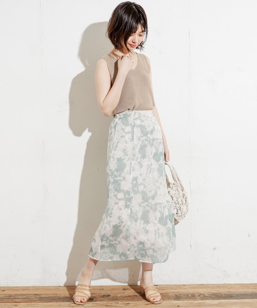 natural couture(ナチュラルクチュール)の「タイダイシアースカート(スカート・レディース・パープル/イエロー/グリーン・FREE)」の4枚目の写真