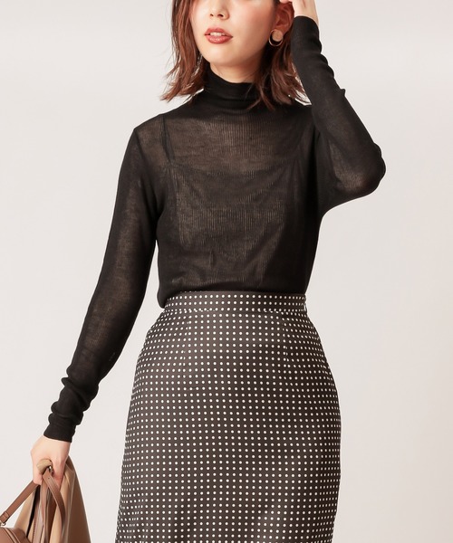 natural couture（ナチュラルクチュール）の「シアータートルニット（ニット/セーター・レディース・ブラック/ベージュ/ブラウン/オフホワイト/モカ・FREE）」の3枚目の写真