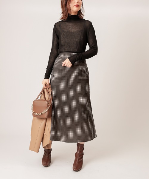 natural couture（ナチュラルクチュール）の「シアータートルニット（ニット/セーター・レディース・ブラック/ベージュ/ブラウン/オフホワイト/モカ・FREE）」の6枚目の写真