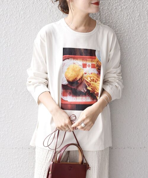 SHIPS（シップス）の「【WEB限定/SHIPS別注】ANNA MAGAGIZE×FRUIT OF THE LOOM:フォトロンTEE◇（Tシャツ/カットソー・レディース・ホワイト/ブラック/オリーブ/マスタード/ホワイト系その他/ブラック系その他・38/36）」の2枚目の写真