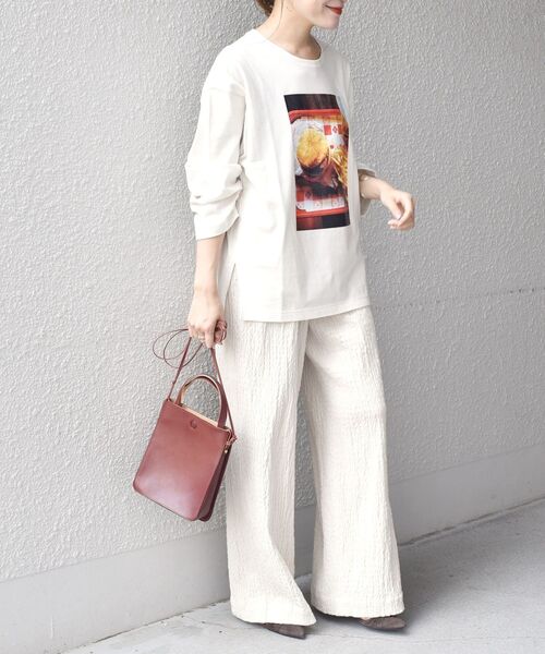 SHIPS（シップス）の「【WEB限定/SHIPS別注】ANNA MAGAGIZE×FRUIT OF THE LOOM:フォトロンTEE◇（Tシャツ/カットソー・レディース・ホワイト/ブラック/オリーブ/マスタード/ホワイト系その他/ブラック系その他・38/36）」の11枚目の写真