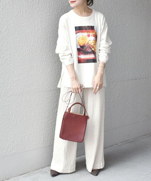 SHIPS（シップス）の「【WEB限定/SHIPS別注】ANNA MAGAGIZE×FRUIT OF THE LOOM:フォトロンTEE◇（Tシャツ/カットソー・レディース・ホワイト/ブラック/オリーブ/マスタード/ホワイト系その他/ブラック系その他・38/36）」の12枚目の写真