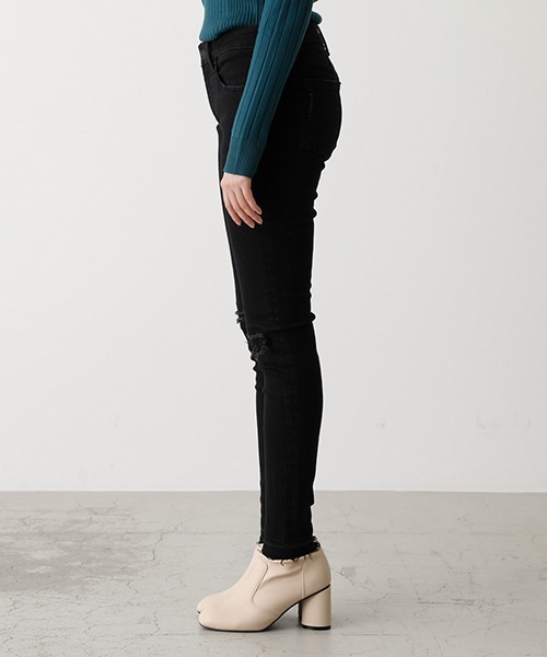 AZUL by moussy(アズールバイマウジー)の「REPAIR DENIM SKINNY/リペアデニムスキニー(デニムパンツ・レディース・ブラック/ブルー/ダークブルー・MEDIUM/X-LARGE/XX-SMALL/LARGE/SMALL/X-SMALL)」の10枚目の写真
