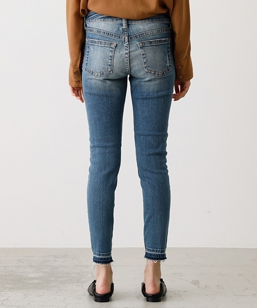 AZUL by moussy(アズールバイマウジー)の「REPAIR DENIM SKINNY/リペアデニムスキニー(デニムパンツ・レディース・ブラック/ブルー/ダークブルー・MEDIUM/X-LARGE/XX-SMALL/LARGE/SMALL/X-SMALL)」の8枚目の写真