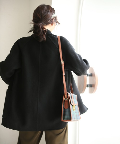 SAISON DE PAPILLON（セゾンドパピヨン）の「ダブルボタントラッドショートコート【ウール100％】【ミドル丈】（ピーコート・レディース・ブラック/キャメル・S/M）」の6枚目の写真