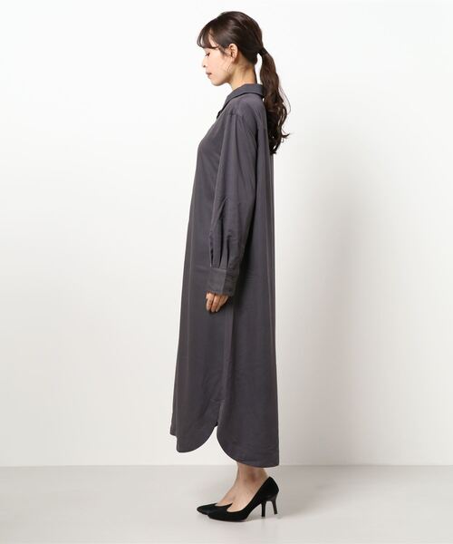 LOWRYS FARM（ローリーズファーム）の「サイドスリットシャツワンピース  927414（ワンピース・レディース・チャコールグレー/グリーン/アイボリー・FREE）」の4枚目の写真