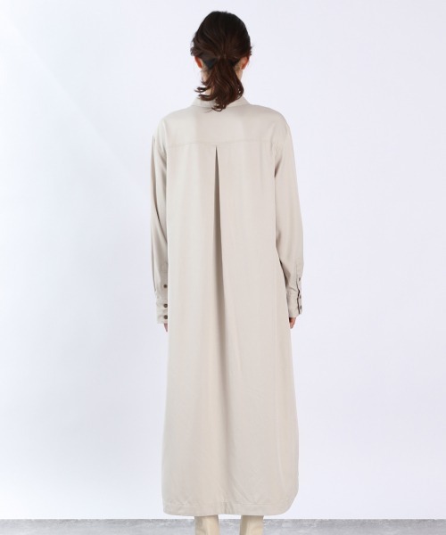 LOWRYS FARM（ローリーズファーム）の「サイドスリットシャツワンピース  927414（ワンピース・レディース・チャコールグレー/グリーン/アイボリー・FREE）」の7枚目の写真