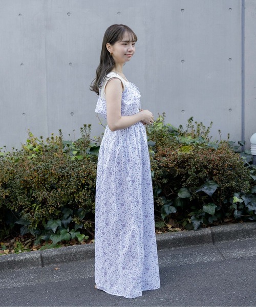 flower（フラワー）の「フローイングキャミワンピース（ワンピース・レディース・ホワイト/ブラック・FREE）」の5枚目の写真