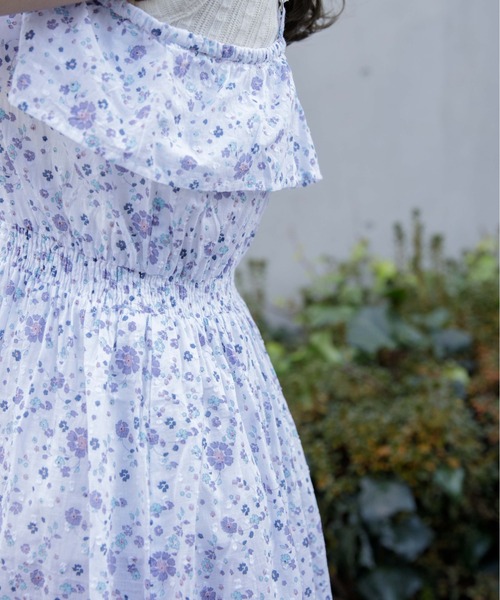 flower（フラワー）の「フローイングキャミワンピース（ワンピース・レディース・ホワイト/ブラック・FREE）」の16枚目の写真