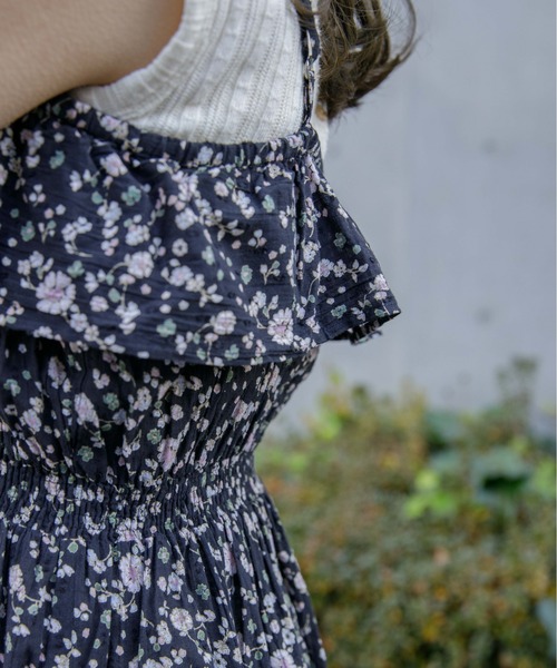 flower（フラワー）の「フローイングキャミワンピース（ワンピース・レディース・ホワイト/ブラック・FREE）」の4枚目の写真