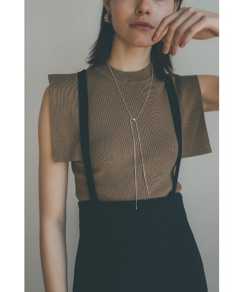 CLANE（クラネ）の「SQUARE SLEEVE KNIT（ニット/セーター・レディース・ホワイト/ブラック/ベージュ/オレンジ・01/02）」の4枚目の写真