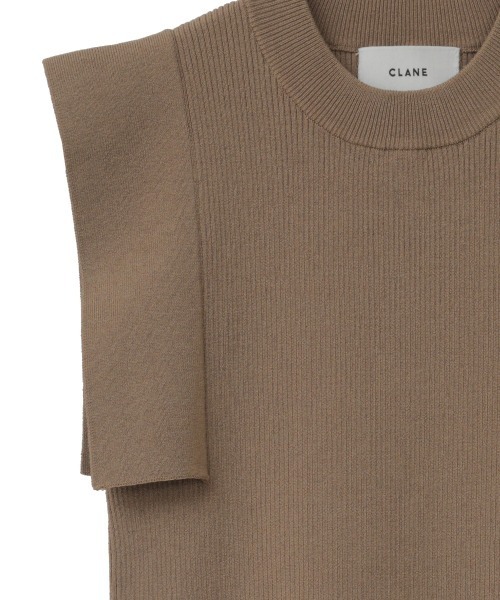 CLANE（クラネ）の「SQUARE SLEEVE KNIT（ニット/セーター・レディース・ホワイト/ブラック/ベージュ/オレンジ・01/02）」の11枚目の写真