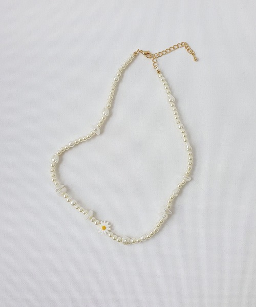 CEMONEMO(セモネモ)の「デイジー パール ネックレス(ネックレス・レディース・ホワイト・FREE)」の3枚目の写真
