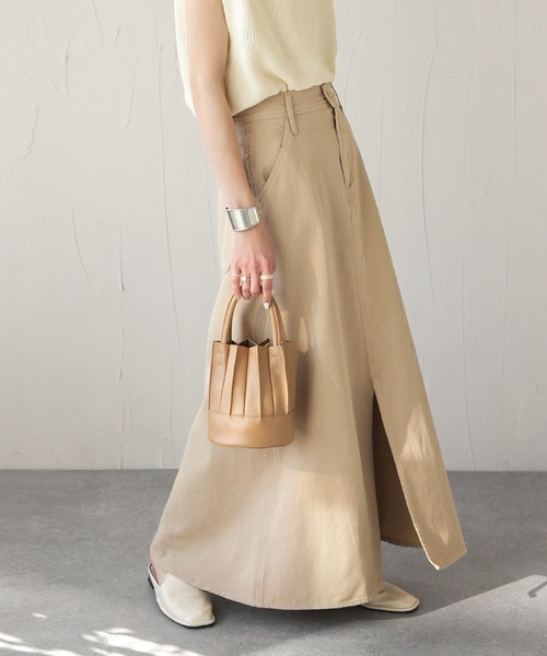 Chillfar(チルファー)の「フロントスリットロングスカート(スカート・レディース・ベージュ/オフホワイト/グリーン・MEDIUM/LARGE)」の2枚目の写真