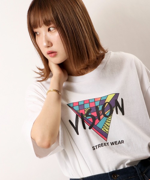VISION STREET WEAR（ヴィジョンストリートウェア）の「VISION STREET WEAR ﾛｺﾞﾌﾟﾘﾝﾄﾜｯﾍﾟﾝ＆刺繍半袖Tｼｬﾂ（Tシャツ/カットソー・メンズ・ホワイト/ブラック/サックスブルー/グリーン/マスタード/ホワイト系その他/ブラック系その他/グリーン系その他/ブルー系その他/イエロー系その他/ホワイト系その他2/ホワイト系その他3/ホワイト系その他4/ブラック系その他2/ブラック系その他3/ブラック系その他4/グリーン系その他2/ブルー系その他2/イエロー系その他2/ブラック系その他5/ホワイト系その他5・LL/M/L）」の3枚目の写真