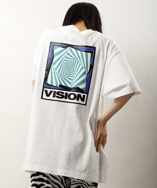 VISION STREET WEAR（ヴィジョンストリートウェア）の「VISION STREET WEAR ﾛｺﾞﾌﾟﾘﾝﾄﾜｯﾍﾟﾝ＆刺繍半袖Tｼｬﾂ（Tシャツ/カットソー・メンズ・ホワイト/ブラック/サックスブルー/グリーン/マスタード/ホワイト系その他/ブラック系その他/グリーン系その他/ブルー系その他/イエロー系その他/ホワイト系その他2/ホワイト系その他3/ホワイト系その他4/ブラック系その他2/ブラック系その他3/ブラック系その他4/グリーン系その他2/ブルー系その他2/イエロー系その他2/ブラック系その他5/ホワイト系その他5・LL/M/L）」の2枚目の写真