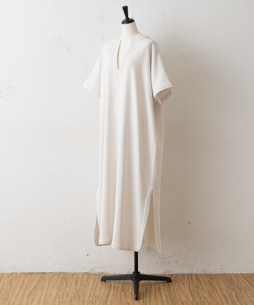BEARDSLEY（ビアズリー）の「VネックBIGワンピース（ワンピース・レディース・アイボリー/ブラック・FREE）」の7枚目の写真