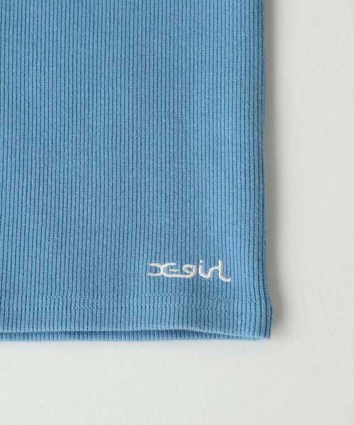 X-girl（エックスガール）の「V-NECK TANK TOP（タンクトップ・レディース・ブラウン/ブラック/ライトブルー/ホワイト・S/M）」の5枚目の写真