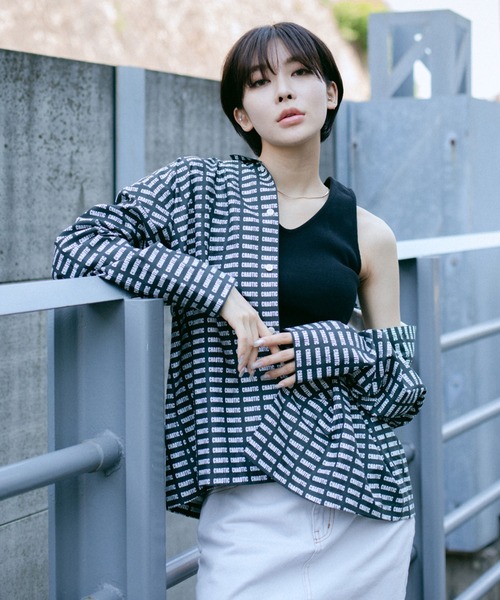 X-girl（エックスガール）の「V-NECK TANK TOP（タンクトップ・レディース・ブラウン/ブラック/ライトブルー/ホワイト・S/M）」の22枚目の写真