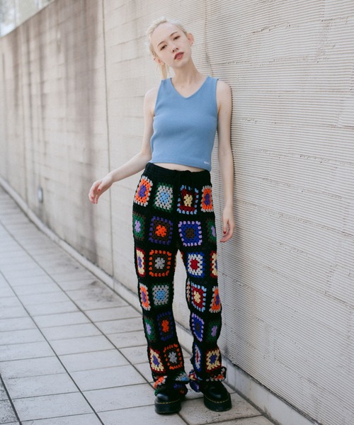 X-girl（エックスガール）の「V-NECK TANK TOP（タンクトップ・レディース・ブラウン/ブラック/ライトブルー/ホワイト・S/M）」の19枚目の写真