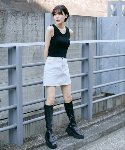 X-girl（エックスガール）の「V-NECK TANK TOP（タンクトップ・レディース・ブラウン/ブラック/ライトブルー/ホワイト・S/M）」の17枚目の写真