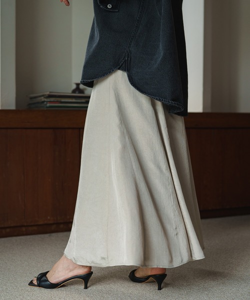 LOUNGEDRESS（ラウンジドレス）の「ヴィンテージタフタスカート（スカート・レディース・ブラック/ライトベージュ・FREE）」の10枚目の写真