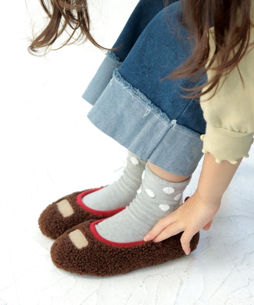 SOROTTO（ソロット）の「キッズボアパンプス（パンプス・キッズ・ブラック/ダークブラウン/ベージュ/グレー/ピンク/ブルー・22.0cm/16.0cm/17.0cm/18.0cm/19.0cm/20.0cm/21.0cm）」の4枚目の写真