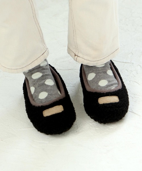 SOROTTO（ソロット）の「キッズボアパンプス（パンプス・キッズ・ブラック/ダークブラウン/ベージュ/グレー/ピンク/ブルー・22.0cm/16.0cm/17.0cm/18.0cm/19.0cm/20.0cm/21.0cm）」の2枚目の写真