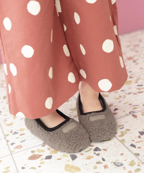 SOROTTO（ソロット）の「キッズボアパンプス（パンプス・キッズ・ブラック/ダークブラウン/ベージュ/グレー/ピンク/ブルー・22.0cm/16.0cm/17.0cm/18.0cm/19.0cm/20.0cm/21.0cm）」の7枚目の写真