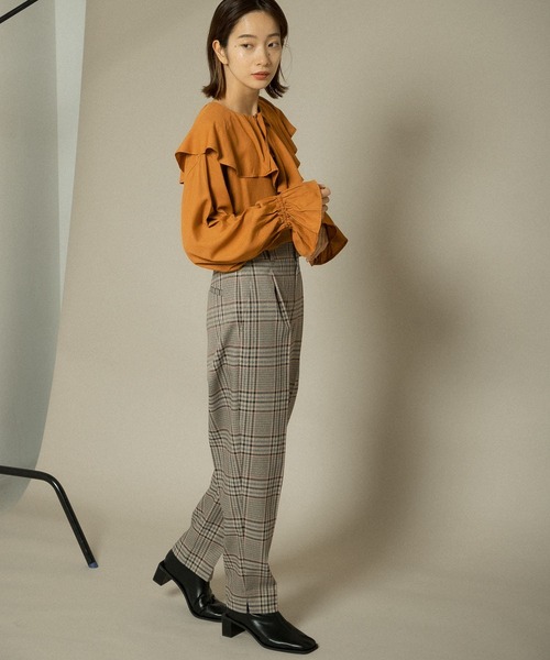 KBF(ケイビーエフ)の「フリルブラウス(シャツ/ブラウス・レディース・ブラック/オフホワイト/キャメル・ONE)」の20枚目の写真