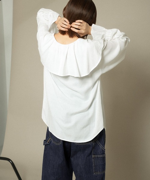 KBF(ケイビーエフ)の「フリルブラウス(シャツ/ブラウス・レディース・ブラック/オフホワイト/キャメル・ONE)」の12枚目の写真