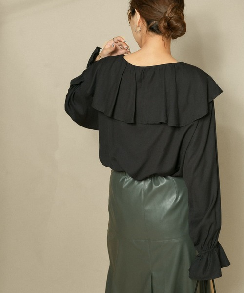 KBF(ケイビーエフ)の「フリルブラウス(シャツ/ブラウス・レディース・ブラック/オフホワイト/キャメル・ONE)」の21枚目の写真