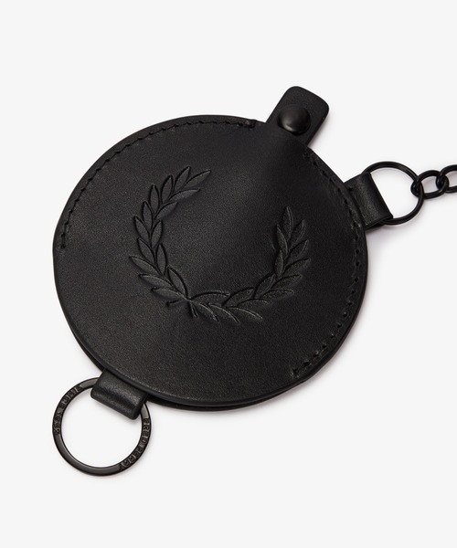 FRED PERRY(フレッドペリー)の「Laurel Wreath Leather Key Fob(キーケース/キーアクセサリー・メンズ・ブラック・ONE SIZE)」の5枚目の写真