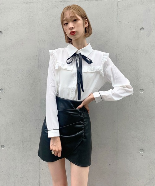 Crea titty&Co. PETIT(クレアティティーアンドコープチ)の「【Crea titty&Co.PETIT】フェイクレザーヘムレイヤースカパン(スカート・レディース・ブラック/ホワイト/ピンク・SMALL/MEDIUM/LARGE)」の2枚目の写真