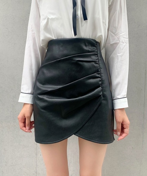 Crea titty&Co. PETIT(クレアティティーアンドコープチ)の「【Crea titty&Co.PETIT】フェイクレザーヘムレイヤースカパン(スカート・レディース・ブラック/ホワイト/ピンク・SMALL/MEDIUM/LARGE)」の13枚目の写真