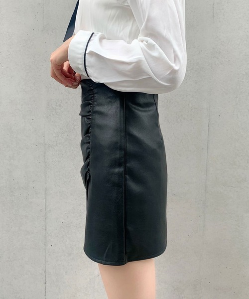 Crea titty&Co. PETIT(クレアティティーアンドコープチ)の「【Crea titty&Co.PETIT】フェイクレザーヘムレイヤースカパン(スカート・レディース・ブラック/ホワイト/ピンク・SMALL/MEDIUM/LARGE)」の15枚目の写真